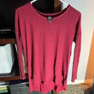 Super cute high/low top. Can dress up or down.